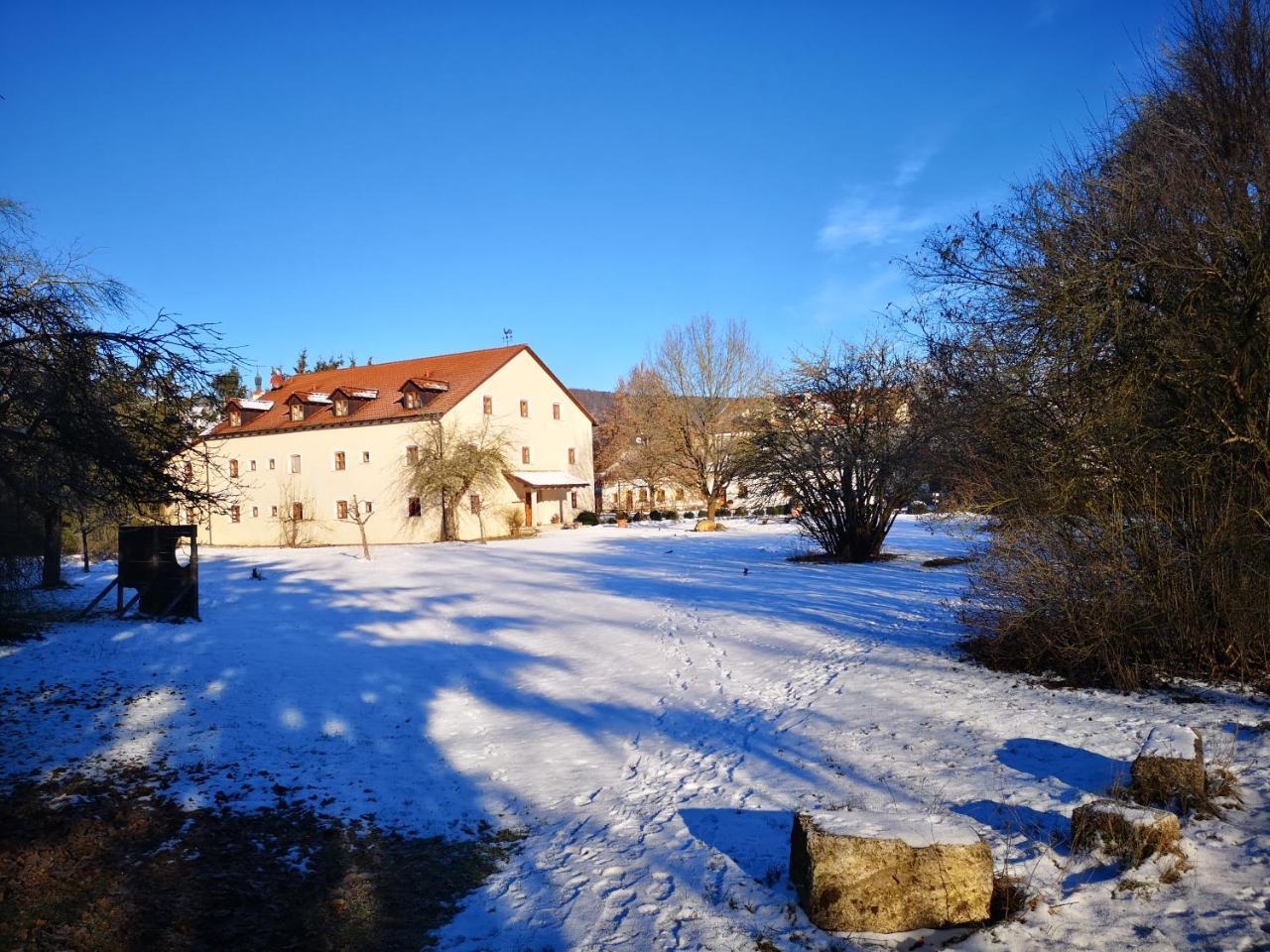 Landhotel Gut Moierhof Walting Dış mekan fotoğraf